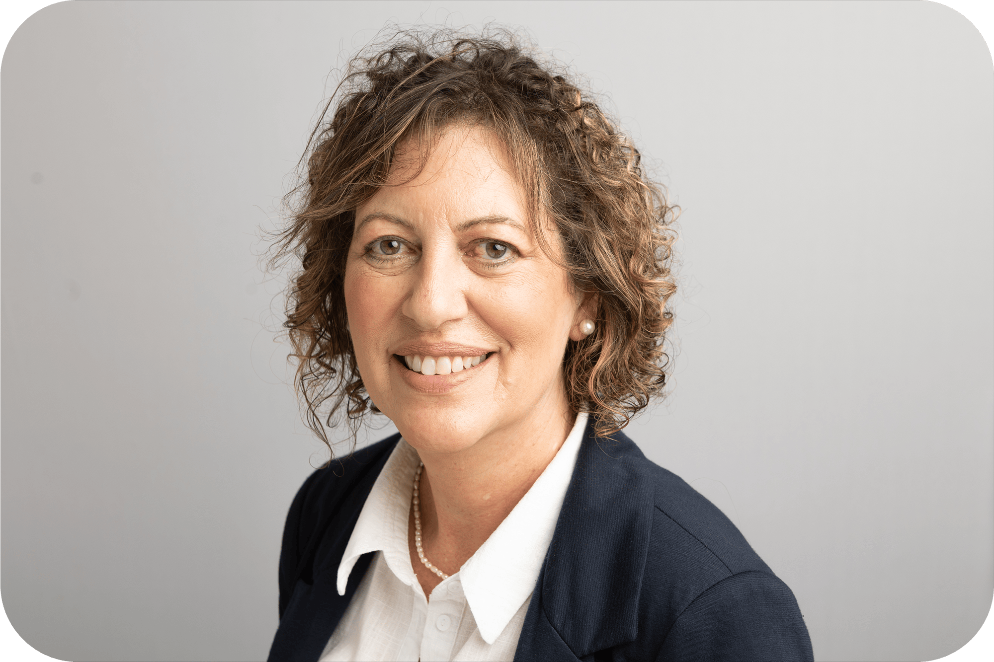 Caroline Walters Headshot 2024 Rounded Corners