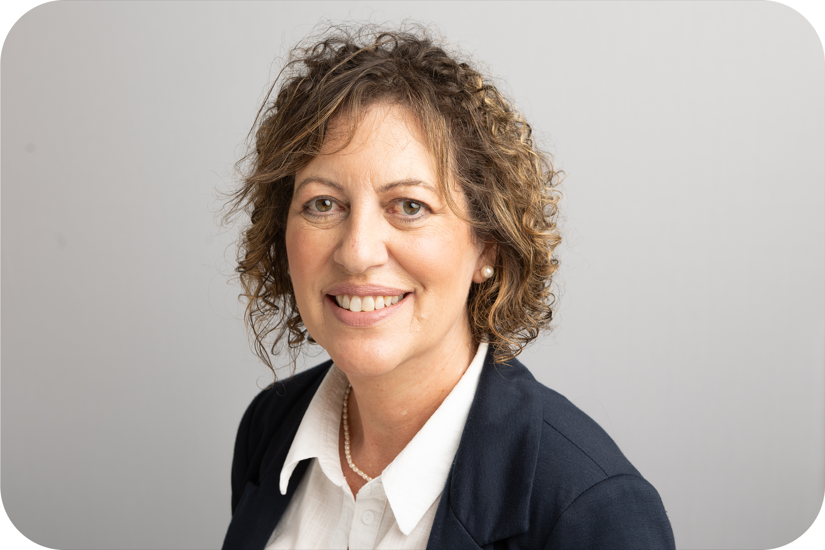 Caroline Walters Headshot 2024 Rounded Corners